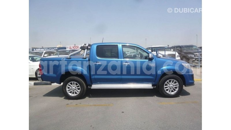 Big with watermark toyota hilux arusha import dubai 8740