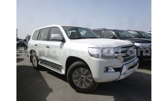 Buy Import Toyota Land Cruiser White Car in Import - Dubai in Arusha Buy Import Toyota Land Cruiser White Car in Import - Dubai in Arusha