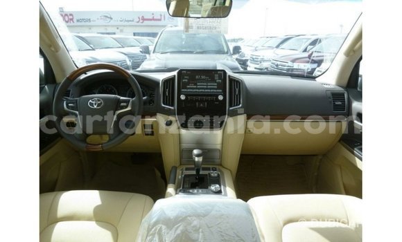 Buy Import Toyota Land Cruiser White Car in Import - Dubai in Arusha Buy Import Toyota Land Cruiser White Car in Import - Dubai in Arusha