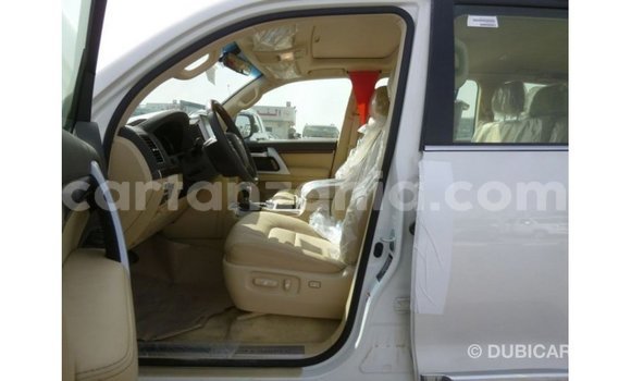 Buy Import Toyota Land Cruiser White Car in Import - Dubai in Arusha Buy Import Toyota Land Cruiser White Car in Import - Dubai in Arusha