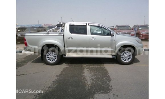 Buy Import Toyota Hilux Other Car in Import - Dubai in Arusha Buy Import Toyota Hilux Other Car in Import - Dubai in Arusha