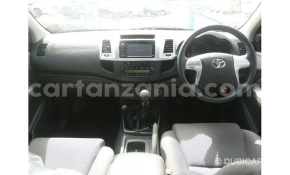 Buy Import Toyota Hilux White Car in Import - Dubai in Arusha Buy Import Toyota Hilux White Car in Import - Dubai in Arusha