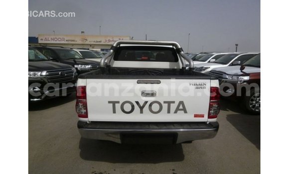 Buy Import Toyota Hilux White Car in Import - Dubai in Arusha Buy Import Toyota Hilux White Car in Import - Dubai in Arusha