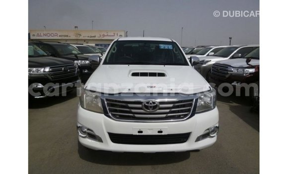 Buy Import Toyota Hilux White Car in Import - Dubai in Arusha Buy Import Toyota Hilux White Car in Import - Dubai in Arusha