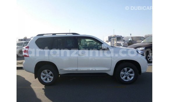 Nunua Imported Toyota Prado Nyeupe Gari ndani ya Import - Dubai nchini Arusha Nunua Imported Toyota Prado Nyeupe Gari ndani ya Import - Dubai nchini Arusha