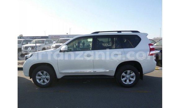Nunua Imported Toyota Prado Nyeupe Gari ndani ya Import - Dubai nchini Arusha Nunua Imported Toyota Prado Nyeupe Gari ndani ya Import - Dubai nchini Arusha