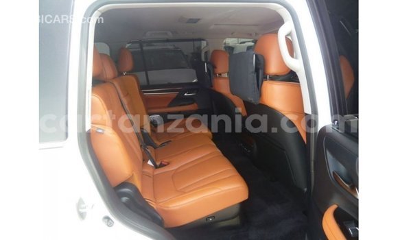 Nunua Imported Lexus LX Nyeupe Gari ndani ya Import - Dubai nchini Arusha Nunua Imported Lexus LX Nyeupe Gari ndani ya Import - Dubai nchini Arusha