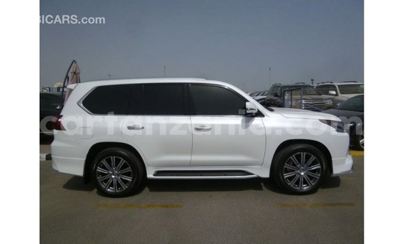 Nunua Imported Lexus LX Nyeupe Gari ndani ya Import - Dubai nchini Arusha Nunua Imported Lexus LX Nyeupe Gari ndani ya Import - Dubai nchini Arusha