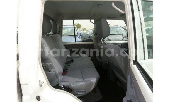 Buy Import Toyota Land Cruiser White Car in Import - Dubai in Arusha Buy Import Toyota Land Cruiser White Car in Import - Dubai in Arusha