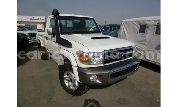 Nunua Imported Toyota Land Cruiser Nyeupe Gari ndani ya Import - Dubai nchini Arusha Nunua Imported Toyota Land Cruiser Nyeupe Gari ndani ya Import - Dubai nchini Arusha