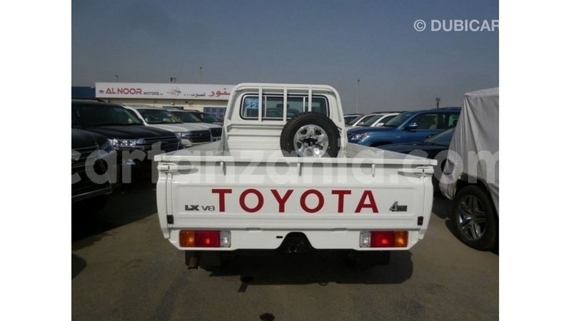 Big with watermark toyota land cruiser arusha import dubai 8752