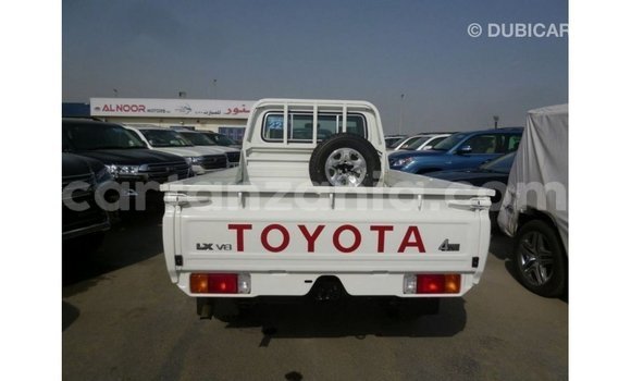 Nunua Imported Toyota Land Cruiser Nyeupe Gari ndani ya Import - Dubai nchini Arusha Nunua Imported Toyota Land Cruiser Nyeupe Gari ndani ya Import - Dubai nchini Arusha