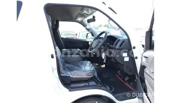 Nunua Imported Toyota Hiace Nyeupe Gari ndani ya Import - Dubai nchini Arusha Nunua Imported Toyota Hiace Nyeupe Gari ndani ya Import - Dubai nchini Arusha