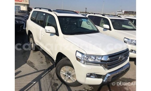 Nunua Imported Toyota Land Cruiser Nyeupe Gari ndani ya Import - Dubai nchini Arusha Nunua Imported Toyota Land Cruiser Nyeupe Gari ndani ya Import - Dubai nchini Arusha
