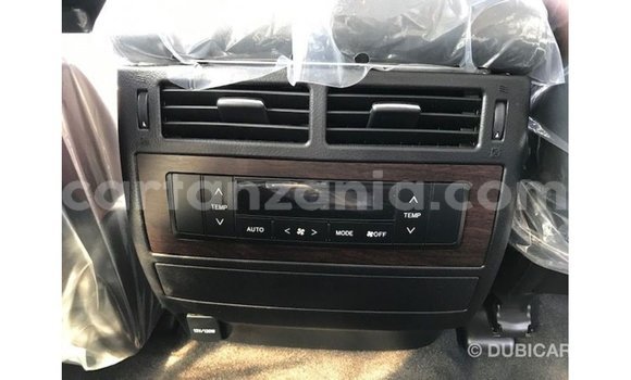 Nunua Imported Toyota Land Cruiser Nyeupe Gari ndani ya Import - Dubai nchini Arusha Nunua Imported Toyota Land Cruiser Nyeupe Gari ndani ya Import - Dubai nchini Arusha