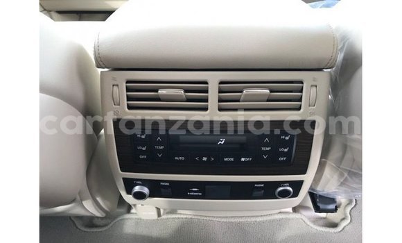 Nunua Imported Toyota Land Cruiser Nyeupe Gari ndani ya Import - Dubai nchini Arusha Nunua Imported Toyota Land Cruiser Nyeupe Gari ndani ya Import - Dubai nchini Arusha