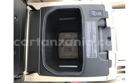 Nunua Imported Toyota Land Cruiser Nyeupe Gari ndani ya Import - Dubai nchini Arusha Nunua Imported Toyota Land Cruiser Nyeupe Gari ndani ya Import - Dubai nchini Arusha