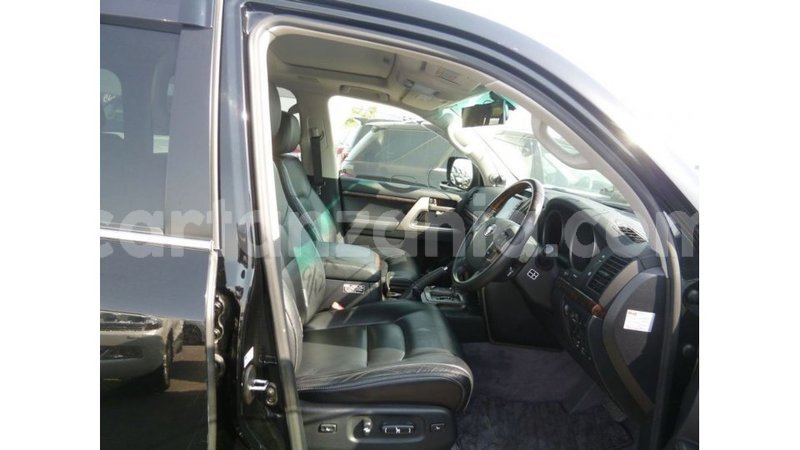 Big with watermark toyota land cruiser arusha import dubai 8759