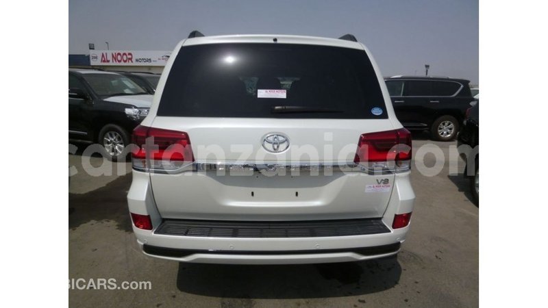 Big with watermark toyota land cruiser arusha import dubai 8761