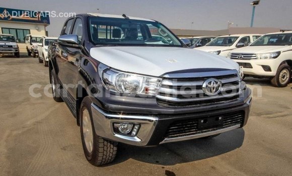 Nunua Imported Toyota Hilux Nyeusi Gari ndani ya Import - Dubai nchini Arusha Nunua Imported Toyota Hilux Nyeusi Gari ndani ya Import - Dubai nchini Arusha