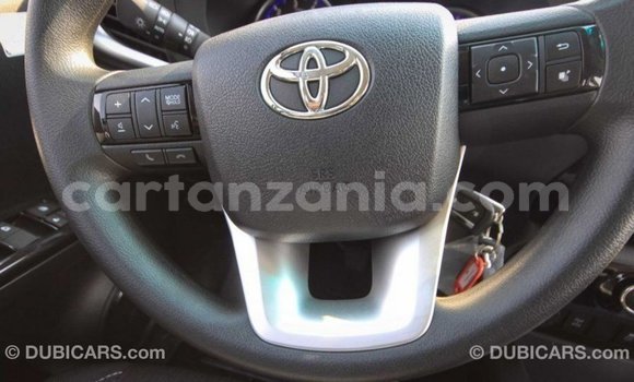 Nunua Imported Toyota Hilux Nyeusi Gari ndani ya Import - Dubai nchini Arusha Nunua Imported Toyota Hilux Nyeusi Gari ndani ya Import - Dubai nchini Arusha