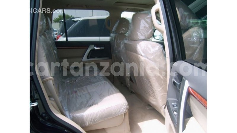 Big with watermark toyota land cruiser arusha import dubai 8764