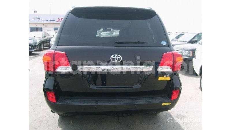 Big with watermark toyota land cruiser arusha import dubai 8765