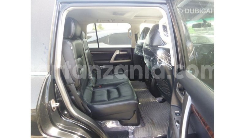 Big with watermark toyota land cruiser arusha import dubai 8768