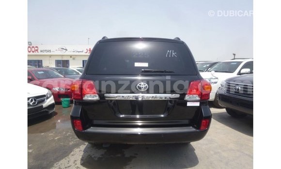 Nunua Imported Toyota Land Cruiser Nyeusi Gari ndani ya Import - Dubai nchini Arusha Nunua Imported Toyota Land Cruiser Nyeusi Gari ndani ya Import - Dubai nchini Arusha