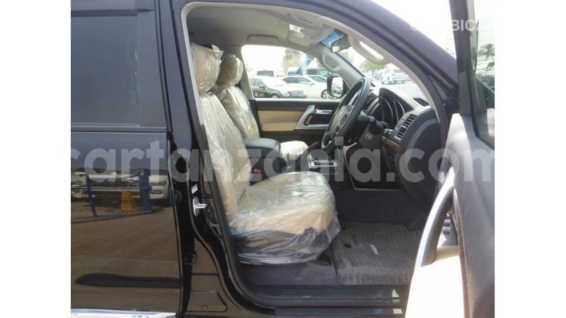 Big with watermark toyota land cruiser arusha import dubai 8769