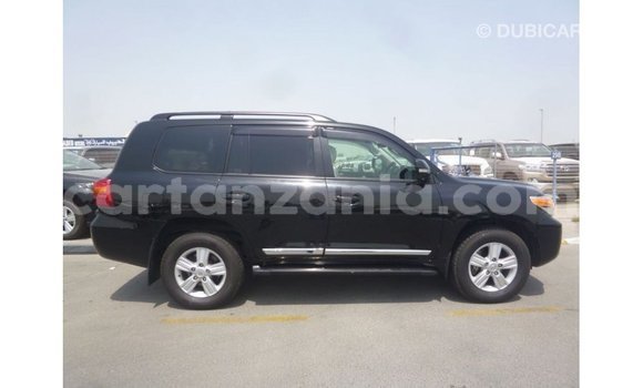 Nunua Imported Toyota Land Cruiser Nyeusi Gari ndani ya Import - Dubai nchini Arusha Nunua Imported Toyota Land Cruiser Nyeusi Gari ndani ya Import - Dubai nchini Arusha
