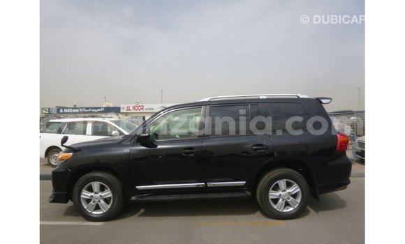 Nunua Imported Toyota Land Cruiser Nyeusi Gari ndani ya Import - Dubai nchini Arusha Nunua Imported Toyota Land Cruiser Nyeusi Gari ndani ya Import - Dubai nchini Arusha