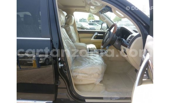 Buy Import Toyota Land Cruiser Black Car in Import - Dubai in Arusha Buy Import Toyota Land Cruiser Black Car in Import - Dubai in Arusha
