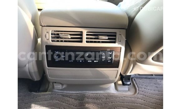Nunua Imported Toyota Land Cruiser Nyeupe Gari ndani ya Import - Dubai nchini Arusha Nunua Imported Toyota Land Cruiser Nyeupe Gari ndani ya Import - Dubai nchini Arusha