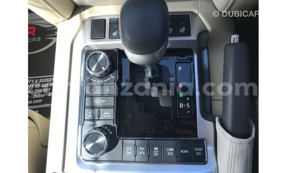 Nunua Imported Toyota Land Cruiser Nyeupe Gari ndani ya Import - Dubai nchini Arusha Nunua Imported Toyota Land Cruiser Nyeupe Gari ndani ya Import - Dubai nchini Arusha
