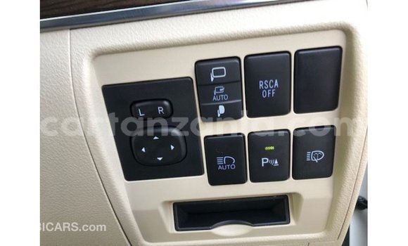 Nunua Imported Toyota Land Cruiser Nyeupe Gari ndani ya Import - Dubai nchini Arusha Nunua Imported Toyota Land Cruiser Nyeupe Gari ndani ya Import - Dubai nchini Arusha