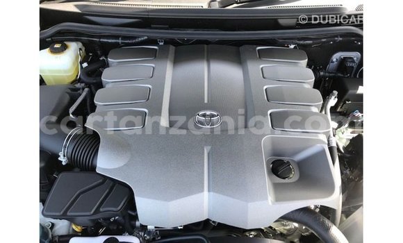 Nunua Imported Toyota Land Cruiser Nyeupe Gari ndani ya Import - Dubai nchini Arusha Nunua Imported Toyota Land Cruiser Nyeupe Gari ndani ya Import - Dubai nchini Arusha