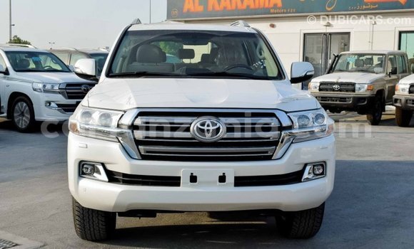 Buy Import Toyota Land Cruiser White Car in Import - Dubai in Arusha Buy Import Toyota Land Cruiser White Car in Import - Dubai in Arusha