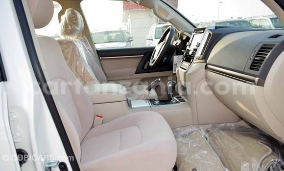 Buy Import Toyota Land Cruiser White Car in Import - Dubai in Arusha Buy Import Toyota Land Cruiser White Car in Import - Dubai in Arusha