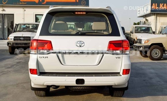 Buy Import Toyota Land Cruiser White Car in Import - Dubai in Arusha Buy Import Toyota Land Cruiser White Car in Import - Dubai in Arusha