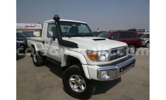 Buy Import Toyota Land Cruiser White Car in Import - Dubai in Arusha Buy Import Toyota Land Cruiser White Car in Import - Dubai in Arusha