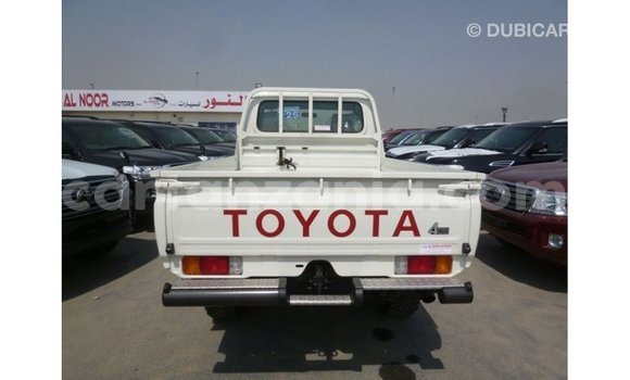 Buy Import Toyota Land Cruiser White Car in Import - Dubai in Arusha Buy Import Toyota Land Cruiser White Car in Import - Dubai in Arusha