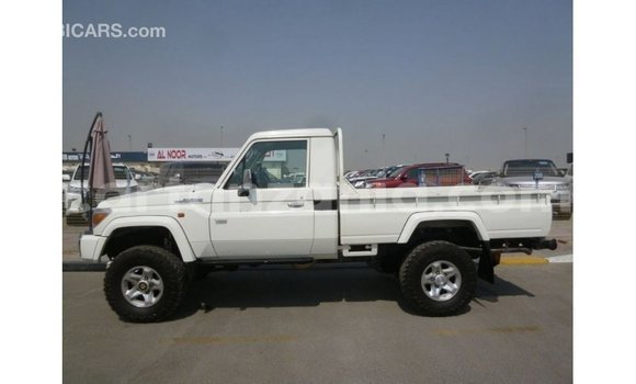 Buy Import Toyota Land Cruiser White Car in Import - Dubai in Arusha Buy Import Toyota Land Cruiser White Car in Import - Dubai in Arusha
