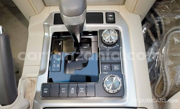 Nunua Imported Toyota Land Cruiser Nyeupe Gari ndani ya Import - Dubai nchini Arusha Nunua Imported Toyota Land Cruiser Nyeupe Gari ndani ya Import - Dubai nchini Arusha