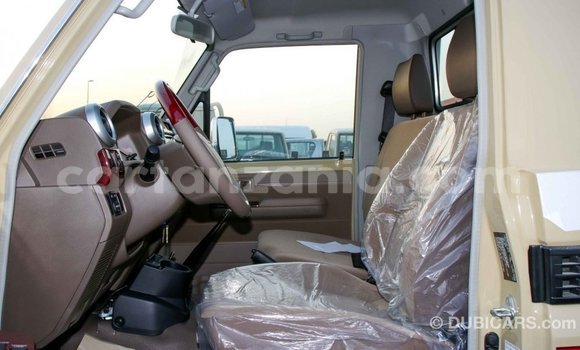 Nunua Imported Toyota Land Cruiser Beige Gari ndani ya Import - Dubai nchini Arusha Nunua Imported Toyota Land Cruiser Beige Gari ndani ya Import - Dubai nchini Arusha