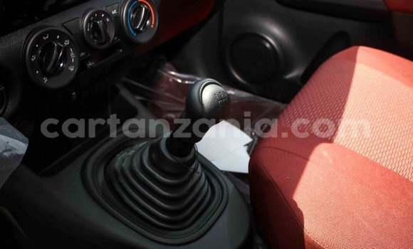 Nunua Imported Toyota Hilux Nyingine Gari ndani ya Import - Dubai nchini Arusha Nunua Imported Toyota Hilux Nyingine Gari ndani ya Import - Dubai nchini Arusha