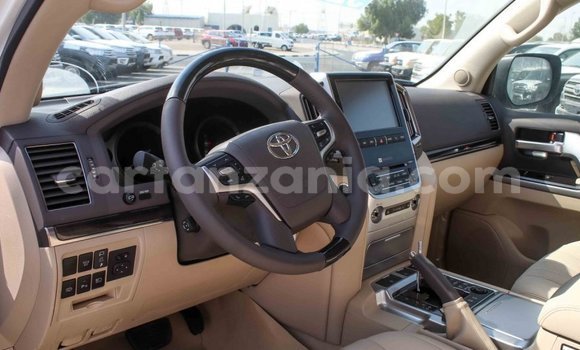 Buy Import Toyota Land Cruiser White Car in Import - Dubai in Arusha Buy Import Toyota Land Cruiser White Car in Import - Dubai in Arusha