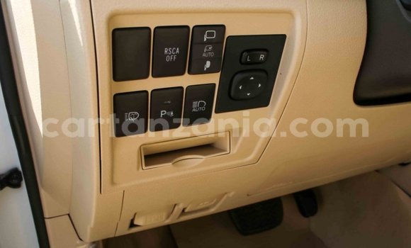 Buy Import Toyota Land Cruiser White Car in Import - Dubai in Arusha Buy Import Toyota Land Cruiser White Car in Import - Dubai in Arusha