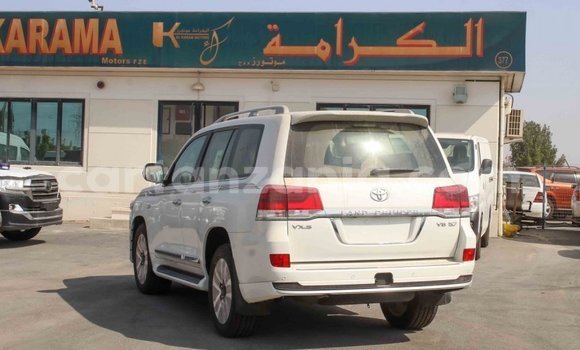 Buy Import Toyota Land Cruiser White Car in Import - Dubai in Arusha Buy Import Toyota Land Cruiser White Car in Import - Dubai in Arusha