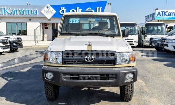 Buy Import Toyota Land Cruiser Beige Car in Import - Dubai in Arusha Buy Import Toyota Land Cruiser Beige Car in Import - Dubai in Arusha